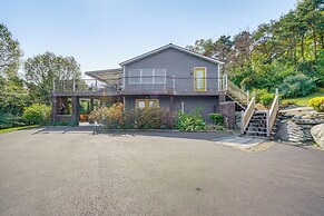 Home w/ Fire Pit, Near Downtown Hudson + Skiing!