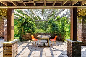 Home w/ Fire Pit, Near Downtown Hudson + Skiing!