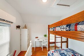 2 Mi to Downtown: Tranquil Abode in Chincoteague!