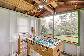 2 Mi to Downtown: Tranquil Abode in Chincoteague!