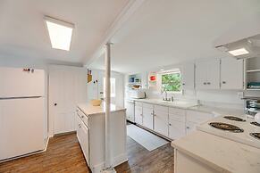 2 Mi to Downtown: Tranquil Abode in Chincoteague!