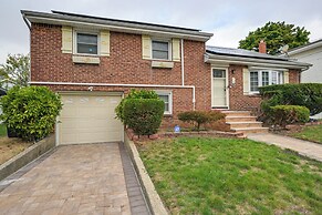 Walkable Elmont Studio: 19 Mi to New York City!