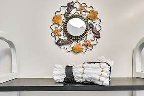 Walkable Elmont Studio: 19 Mi to New York City!