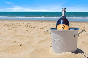 Melaleuca Hideaway - Beach Pool Free Parking