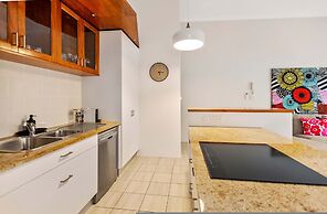 Melaleuca Hideaway - Beach Pool Free Parking