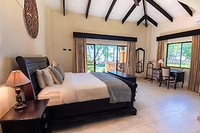 Marenaz Oceanfront Resort