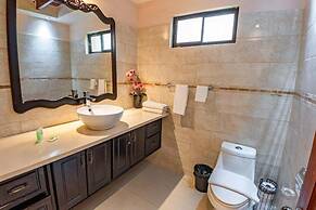 Marenaz Oceanfront Resort