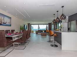 Lorena Stylish Sea View Villa