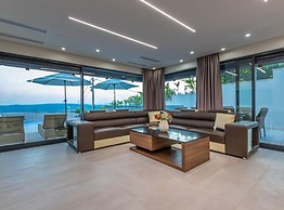 Lorena Stylish Sea View Villa