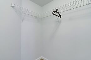 Cozy & Comfortable Condo in Ballston