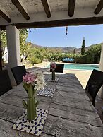Cactus & Almonds Beautiful Holiday Hideaway
