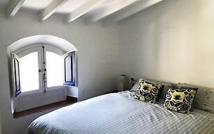 Cactus & Almonds Beautiful Holiday Hideaway