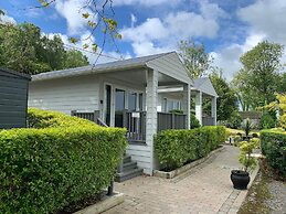 The Boatyard Glamping Lodges-fairline Lodge