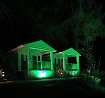 The Boatyard Glamping Lodges-fairline Lodge