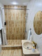 Luxe Plaza Hotel near EVN Zvartnots airport