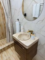 Luxe Plaza Hotel near EVN Zvartnots airport