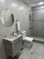 Luxe Plaza Hotel near EVN Zvartnots airport