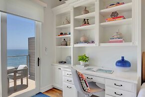 Malibu Beach House Bliss by Avantstay Beachfront + Private Beach Acces