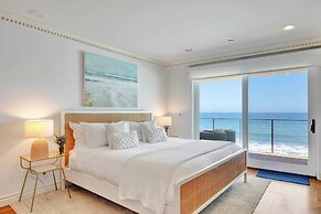 Malibu Beach House Bliss by Avantstay Beachfront + Private Beach Acces
