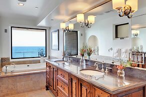 Malibu Beach House Bliss by Avantstay Beachfront + Private Beach Acces