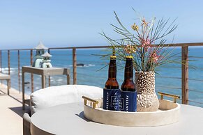 Malibu Beach House Bliss by Avantstay Beachfront + Private Beach Acces