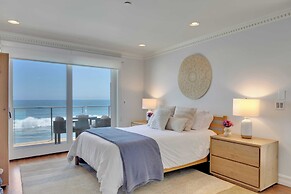 Malibu Beach House Bliss by Avantstay Beachfront + Private Beach Acces