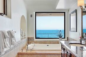 Malibu Beach House Bliss by Avantstay Beachfront + Private Beach Acces