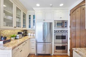 Malibu Beach House Bliss by Avantstay Beachfront + Private Beach Acces