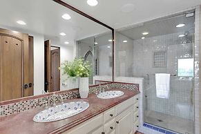 Malibu Beach House Bliss by Avantstay Beachfront + Private Beach Acces