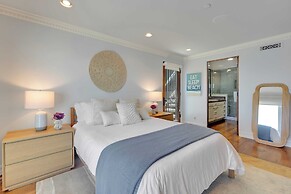 Malibu Beach House Bliss by Avantstay Beachfront + Private Beach Acces