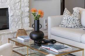 Malibu Beach House Bliss by Avantstay Beachfront + Private Beach Acces