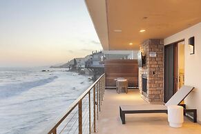 Malibu Beach House Bliss by Avantstay Beachfront + Private Beach Acces