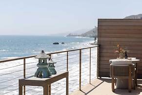 Malibu Beach House Bliss by Avantstay Beachfront + Private Beach Acces