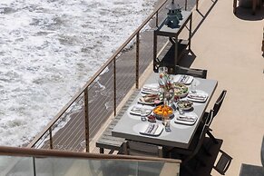 Malibu Beach House Bliss by Avantstay Beachfront + Private Beach Acces