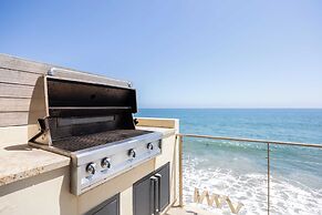 Malibu Beach House Bliss by Avantstay Beachfront + Private Beach Acces