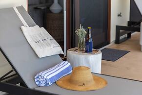 Malibu Beach House Bliss by Avantstay Beachfront + Private Beach Acces