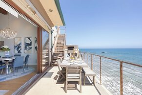 Malibu Beach House Bliss by Avantstay Beachfront + Private Beach Acces