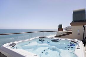 Malibu Beach House Bliss by Avantstay Beachfront + Private Beach Acces