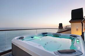 Malibu Beach House Bliss by Avantstay Beachfront + Private Beach Acces