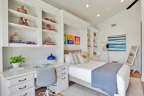 Malibu Beach House Bliss by Avantstay Beachfront + Private Beach Acces