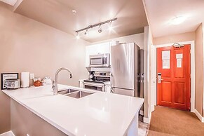 Spacious one Bedroom Suite in Whistler - 532