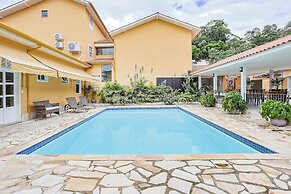 Pousada e Adega Lapa do Lobo