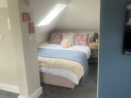 Apartment in Wembley by Belvilla