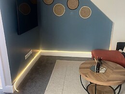 Apartment in Wembley by Belvilla