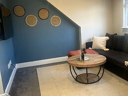 Apartment in Wembley by Belvilla