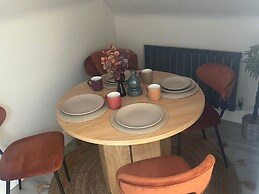 Apartment in Wembley by Belvilla