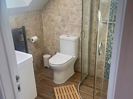 Apartment in Wembley by Belvilla