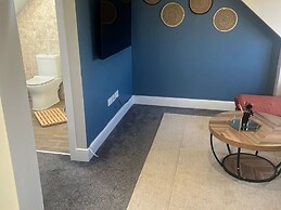 Apartment in Wembley by Belvilla