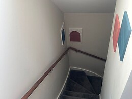 Apartment in Wembley by Belvilla