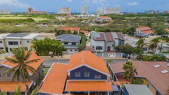 Renovated 4br2ba w Private Pool in Prime Location
